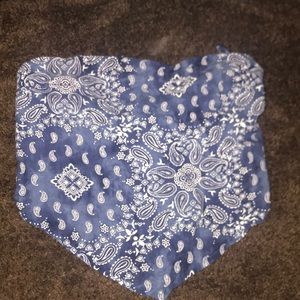 Blue bandana tube top 💙.